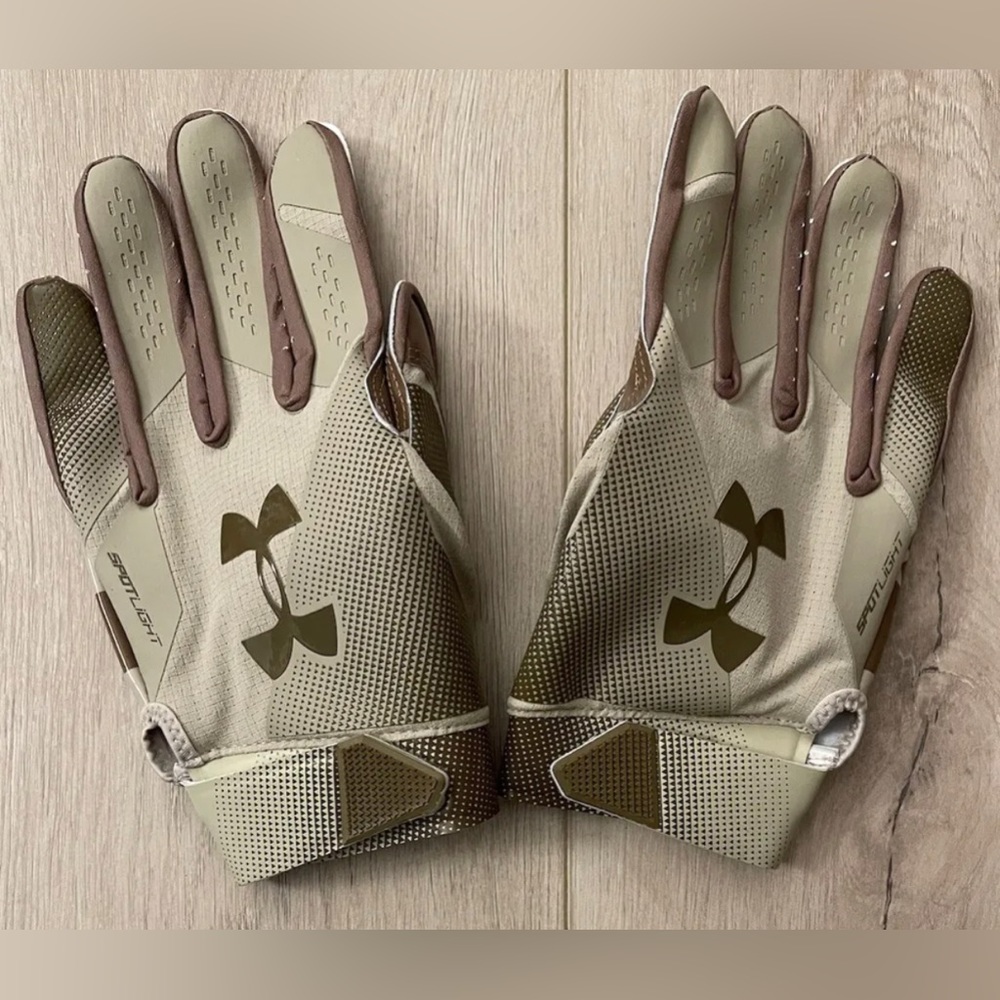 Under Armour UA Spotlight Football Gloves NFL “Salute To Service” Mens Size XXL